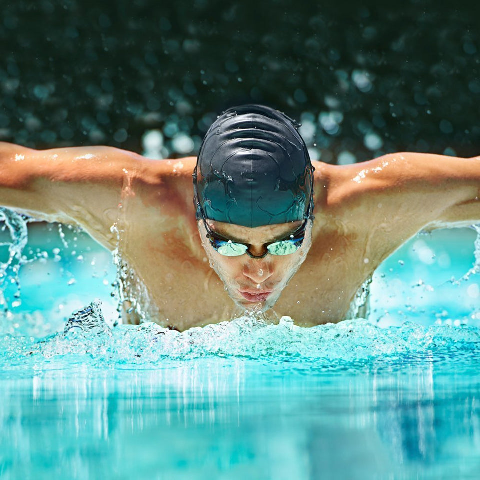 Gafas de natación 5 en 1 + Gorro de natación + Clip de nariz + Tapones para los oídos + Estuche, Resistente al agua, Sin fugas, Antiniebla, Protección UV, Estuche de protección gratuito, Ajuste cómodo para adultos Hombres Mujeres Jóvenes Niños Niño